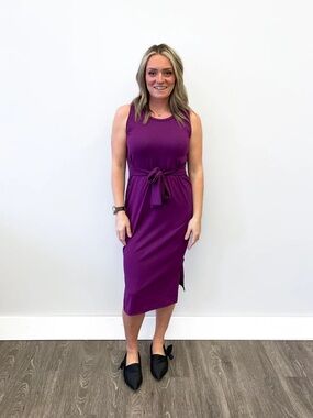 Sleeveless midi tie dress 🇨🇦 Buttercream Clothing